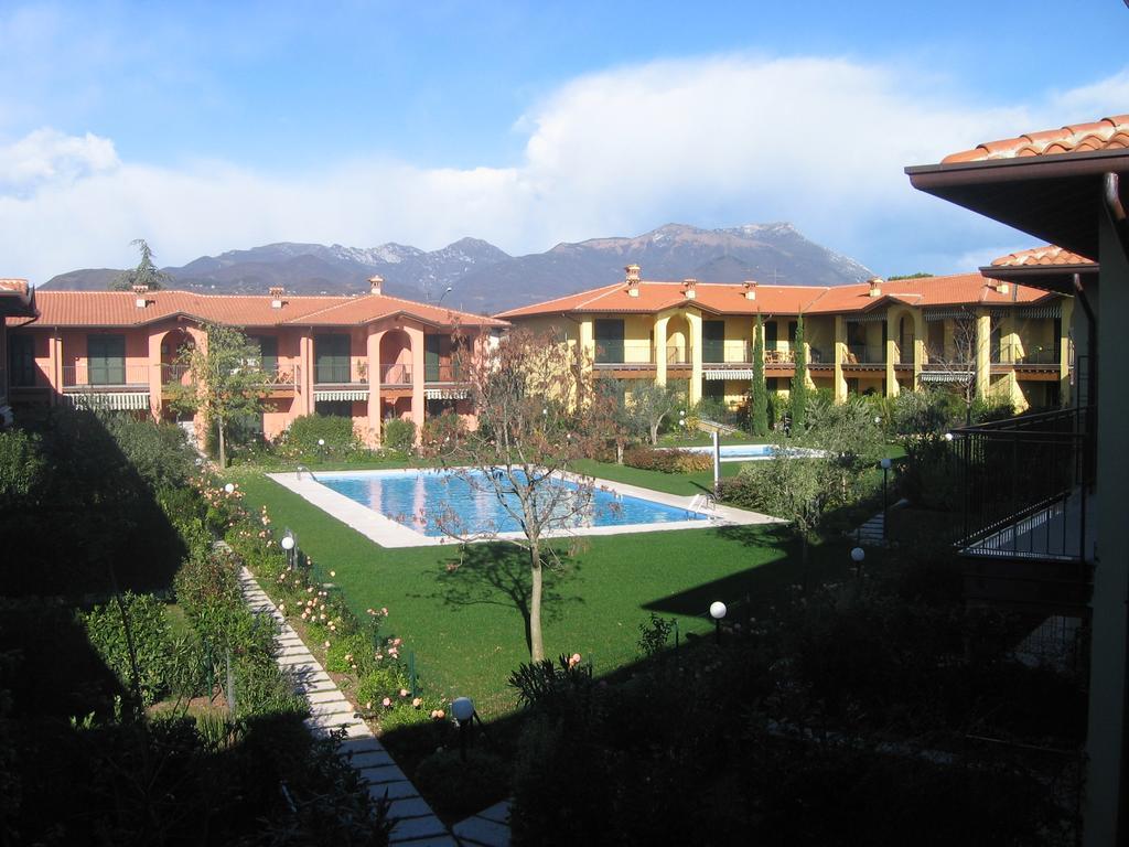 Casa Vacanze Serraglie Raffa ภายนอก รูปภาพ