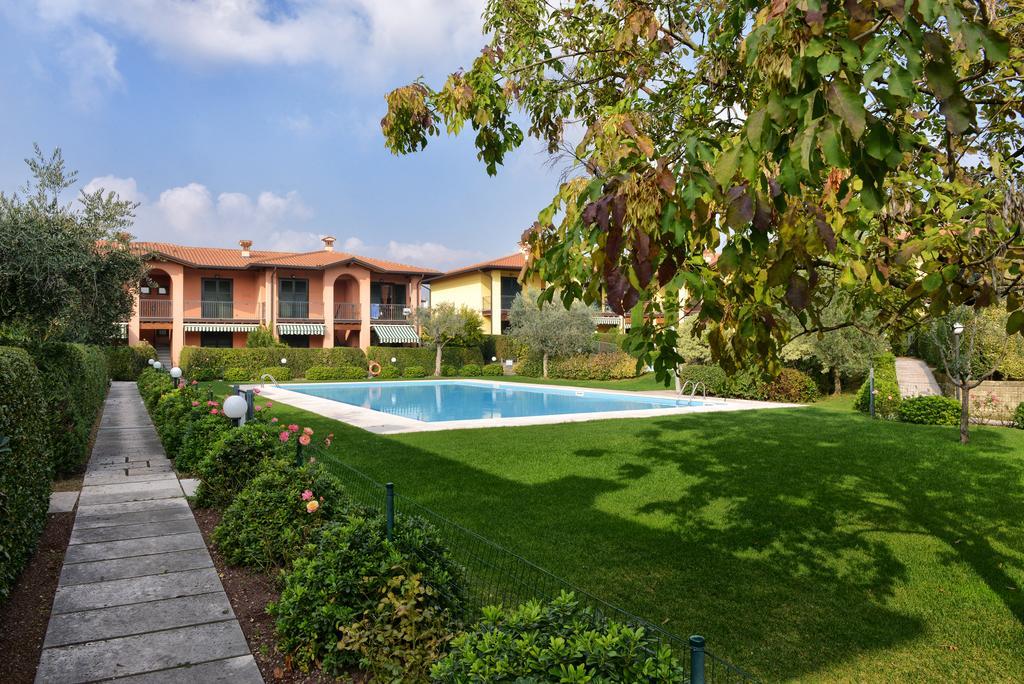 Casa Vacanze Serraglie Raffa ภายนอก รูปภาพ