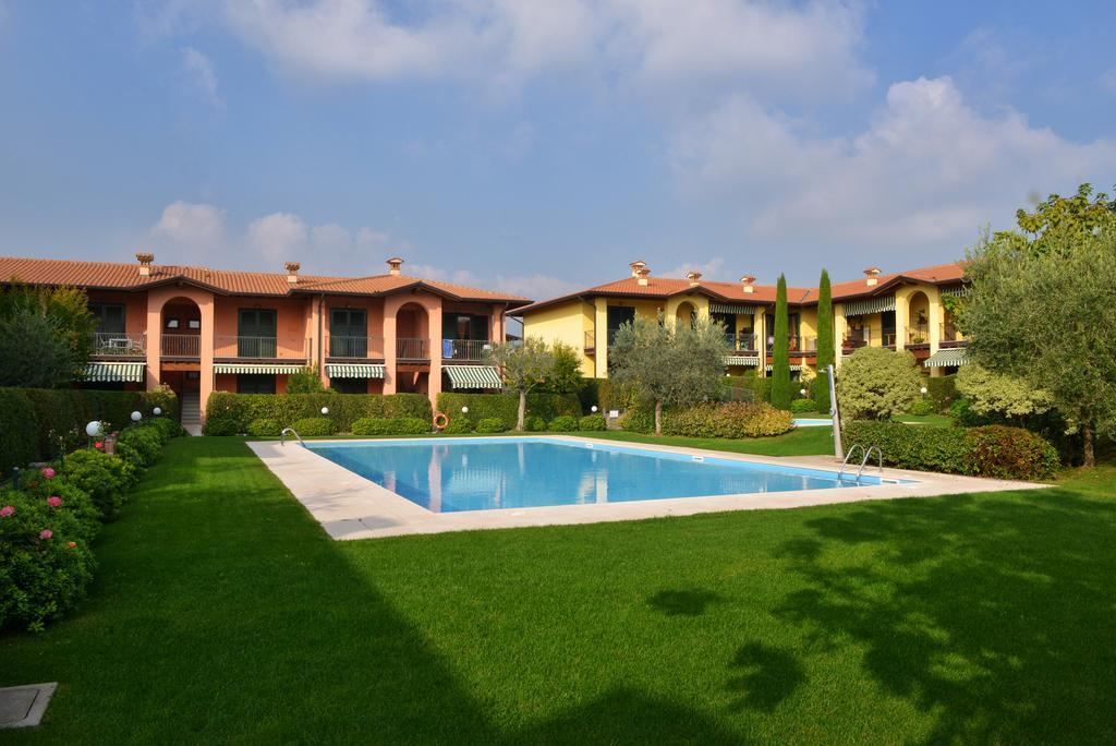 Casa Vacanze Serraglie Raffa ภายนอก รูปภาพ