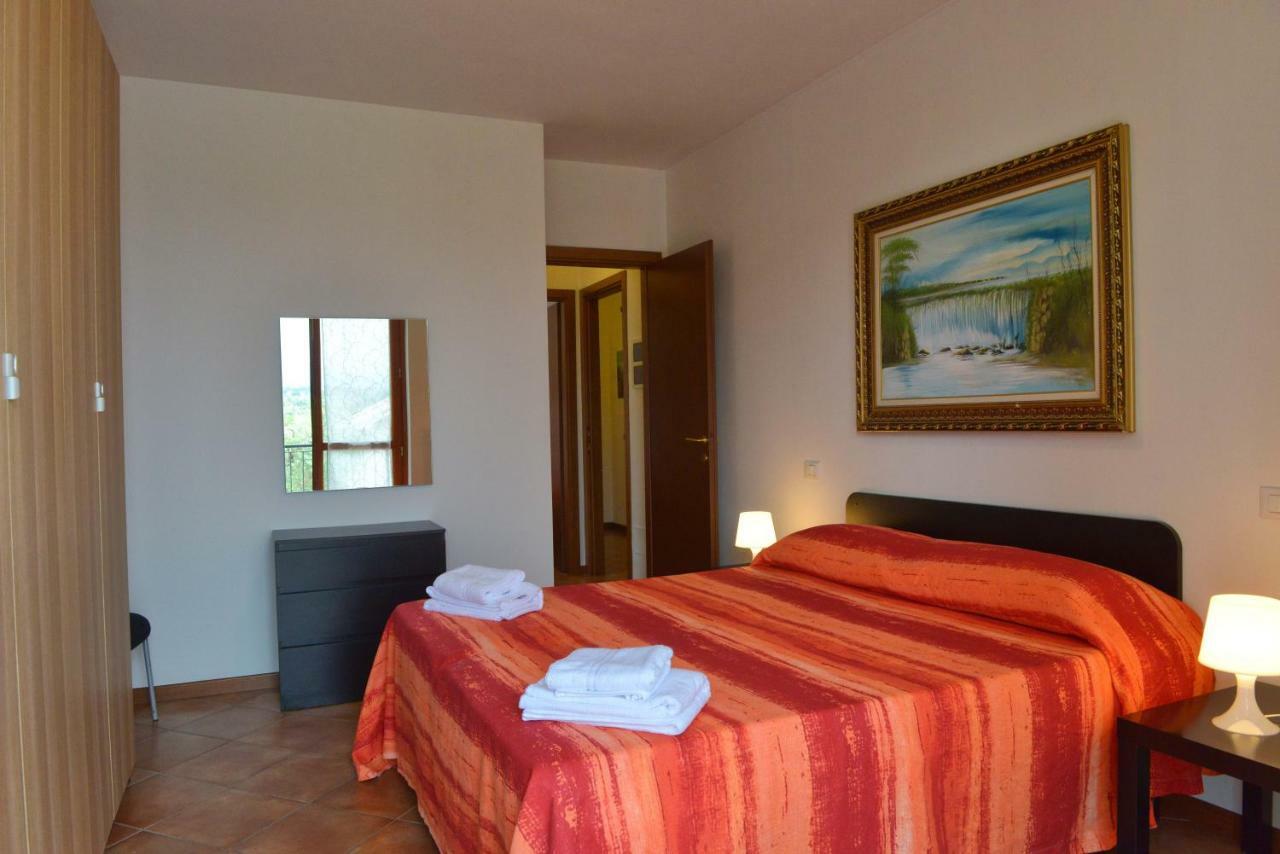 Casa Vacanze Serraglie Raffa ภายนอก รูปภาพ