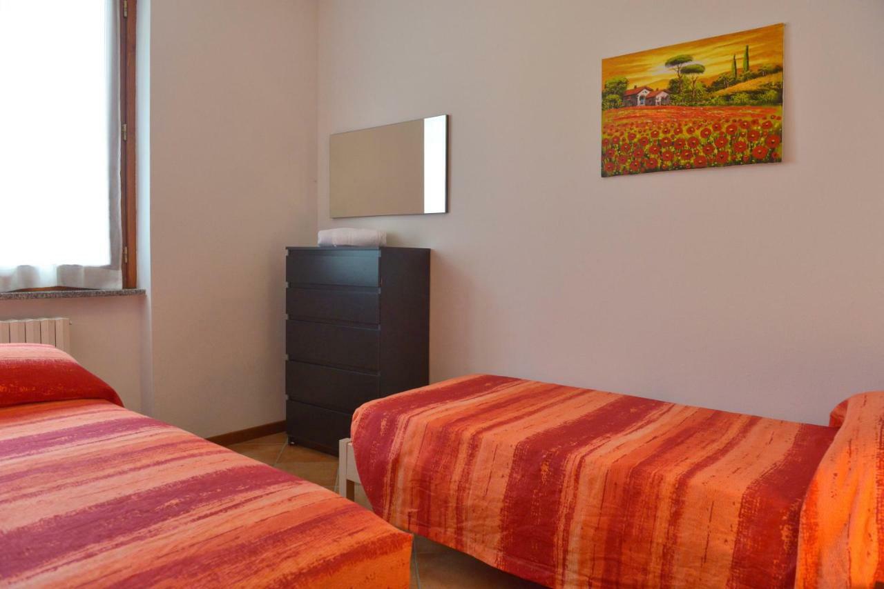 Casa Vacanze Serraglie Raffa ภายนอก รูปภาพ