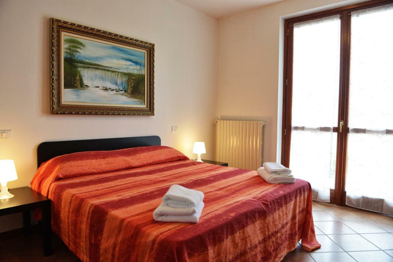 Casa Vacanze Serraglie Raffa ภายนอก รูปภาพ
